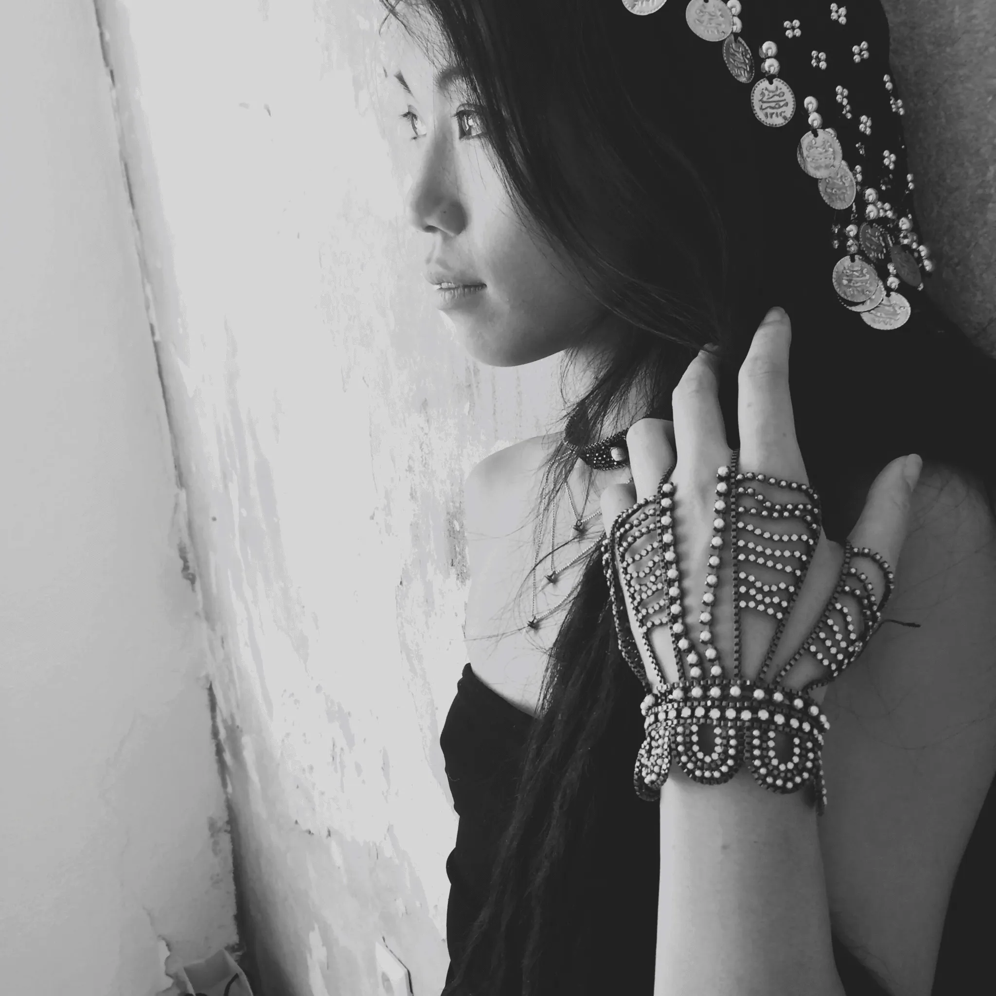 COLTRANE Hand Chain Bracelet